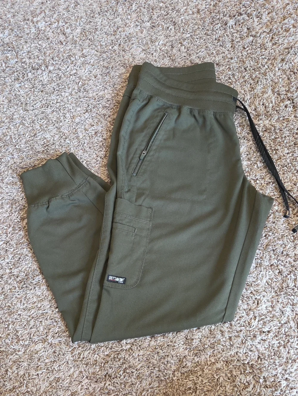 Grey's Anatomy Small Petite Eden Scrub Pants In Olive Green